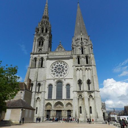 Le Petit Paradis Chartres Exterior foto
