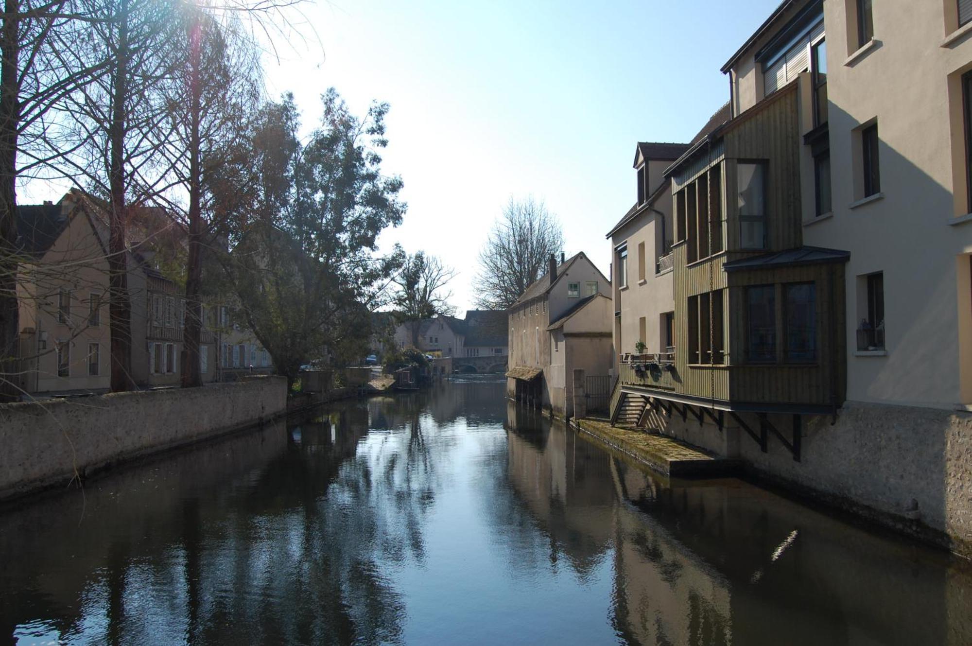 Le Petit Paradis Chartres Exterior foto